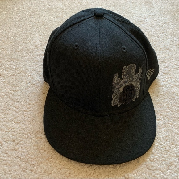 New Era Other - Rare San Francisco Giants Old English fitted hat in a size 7 5/8